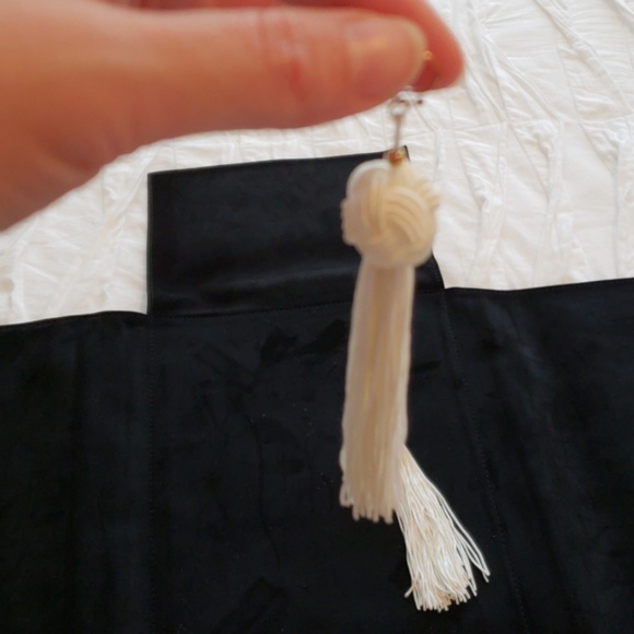 White Fringe tassel earrings - Picture 2 of 4